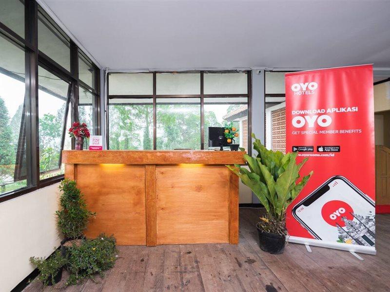 Oyo 1852 Intan Bromo Homestay Pasuruan Εξωτερικό φωτογραφία