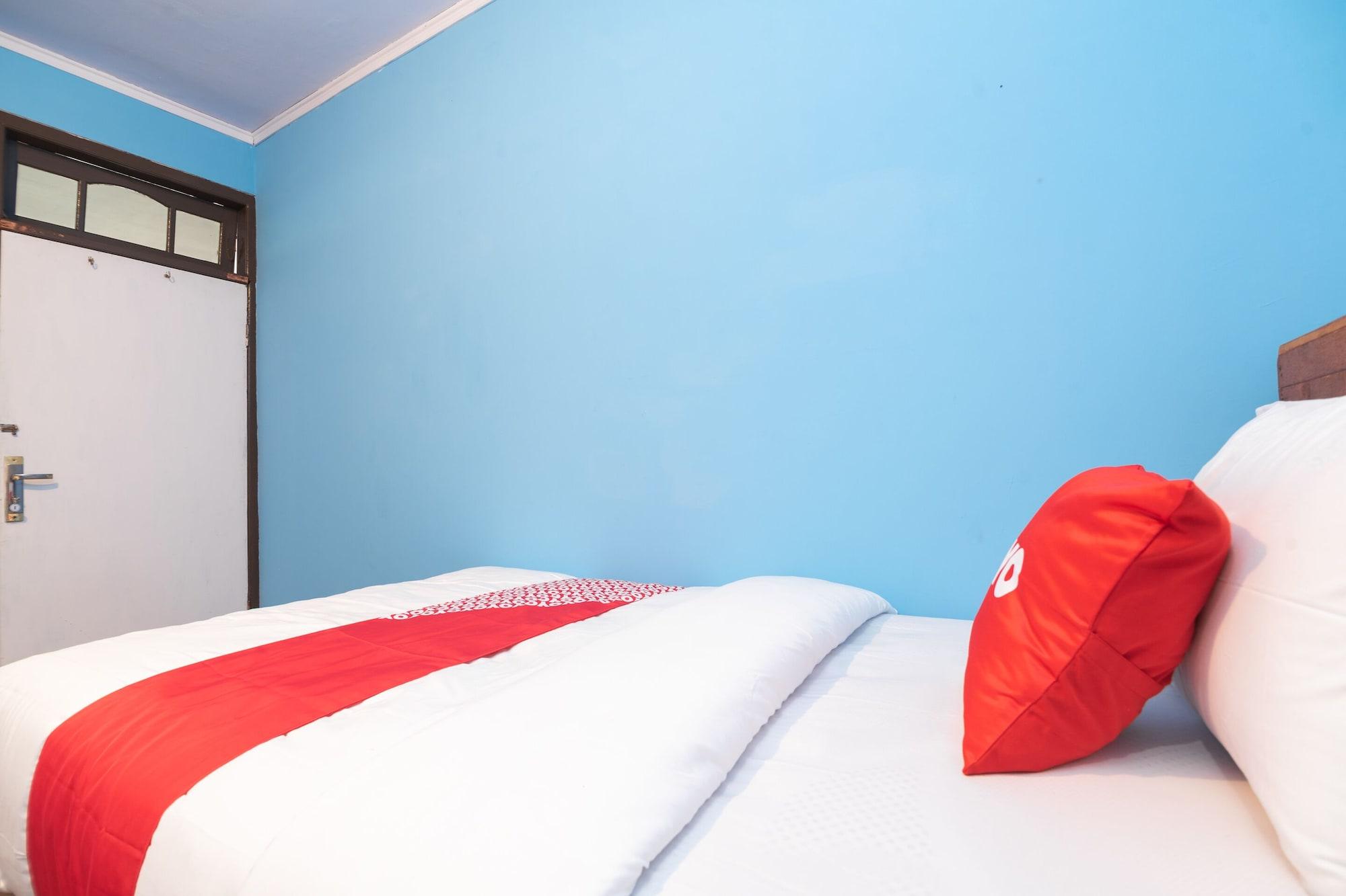 Oyo 1852 Intan Bromo Homestay Pasuruan Εξωτερικό φωτογραφία