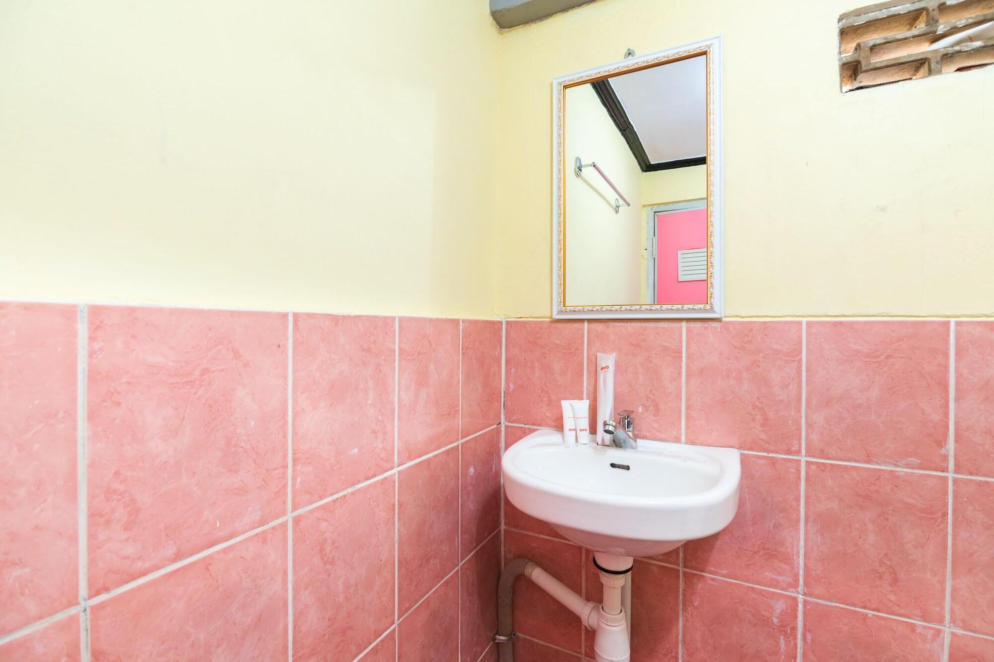 Oyo 1852 Intan Bromo Homestay Pasuruan Εξωτερικό φωτογραφία
