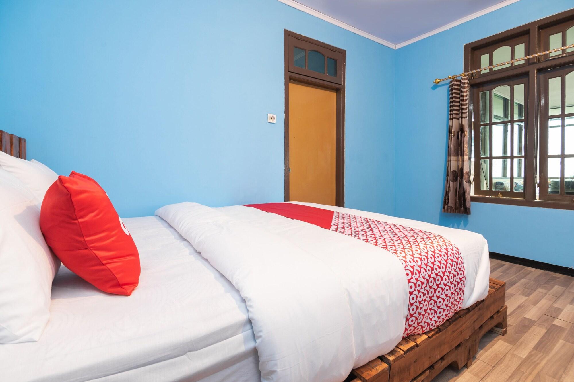 Oyo 1852 Intan Bromo Homestay Pasuruan Εξωτερικό φωτογραφία