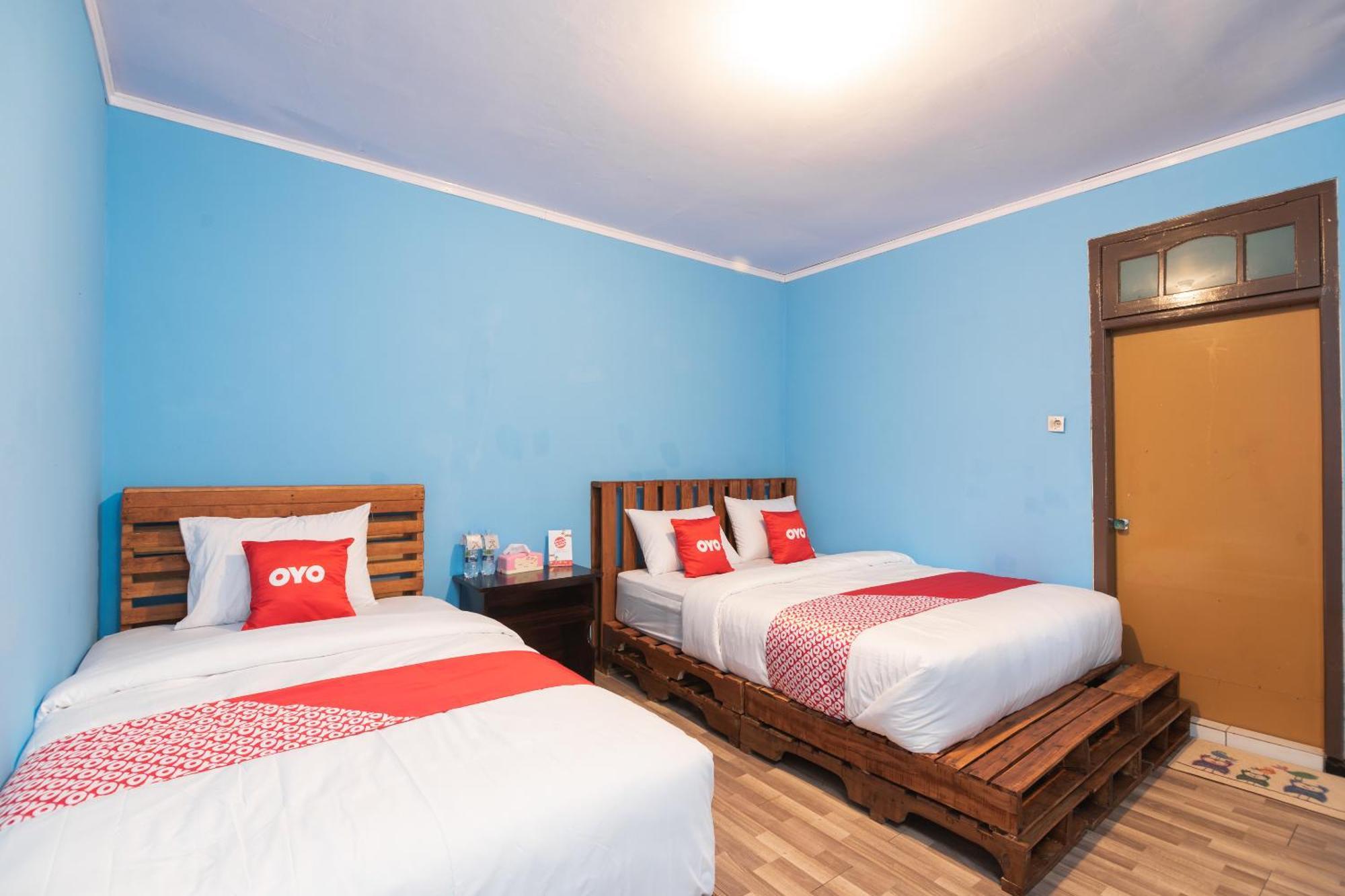 Oyo 1852 Intan Bromo Homestay Pasuruan Εξωτερικό φωτογραφία