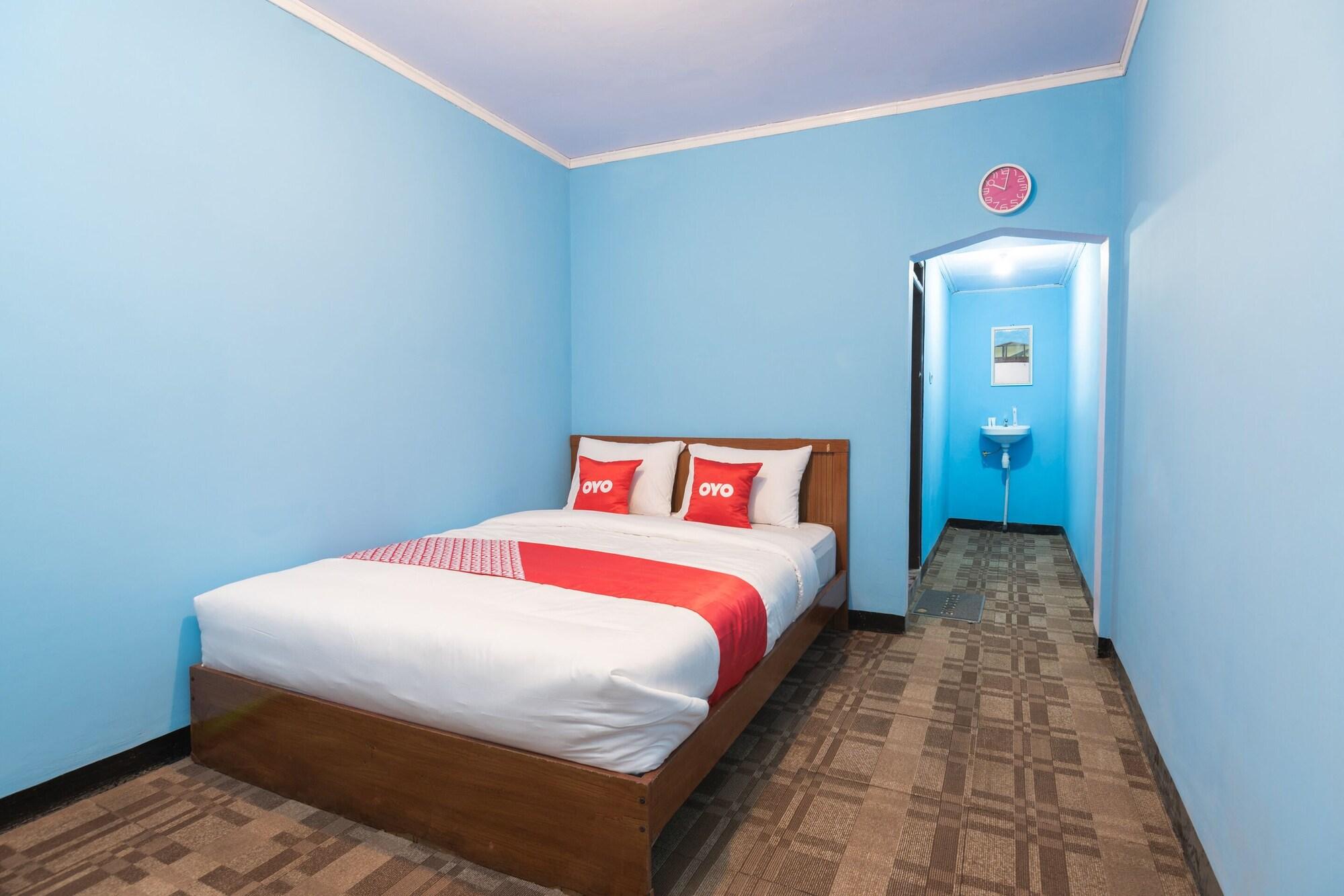 Oyo 1852 Intan Bromo Homestay Pasuruan Εξωτερικό φωτογραφία