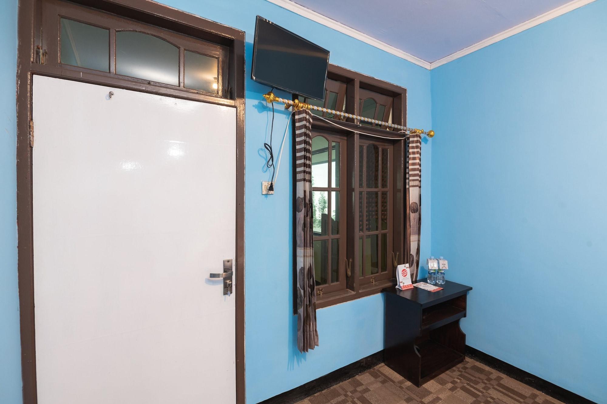 Oyo 1852 Intan Bromo Homestay Pasuruan Εξωτερικό φωτογραφία