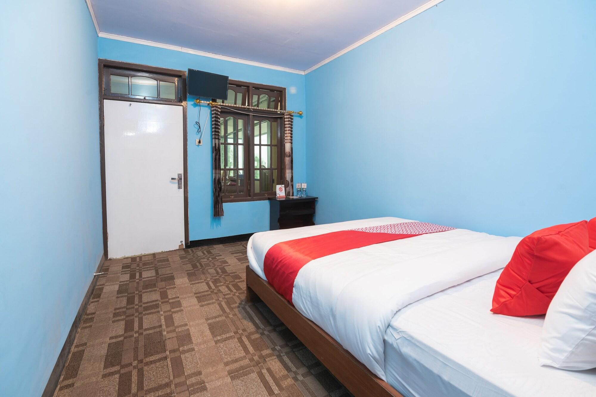 Oyo 1852 Intan Bromo Homestay Pasuruan Εξωτερικό φωτογραφία