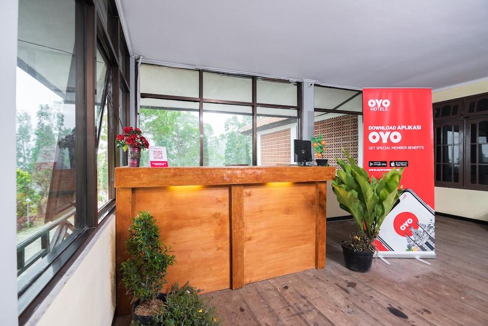 Oyo 1852 Intan Bromo Homestay Pasuruan Εξωτερικό φωτογραφία