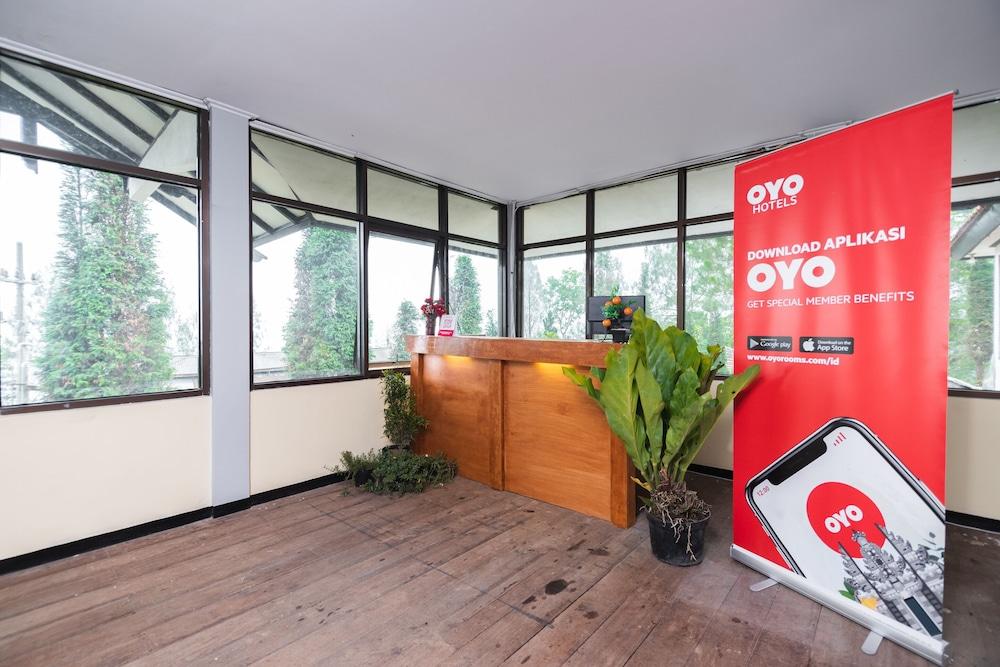 Oyo 1852 Intan Bromo Homestay Pasuruan Εξωτερικό φωτογραφία