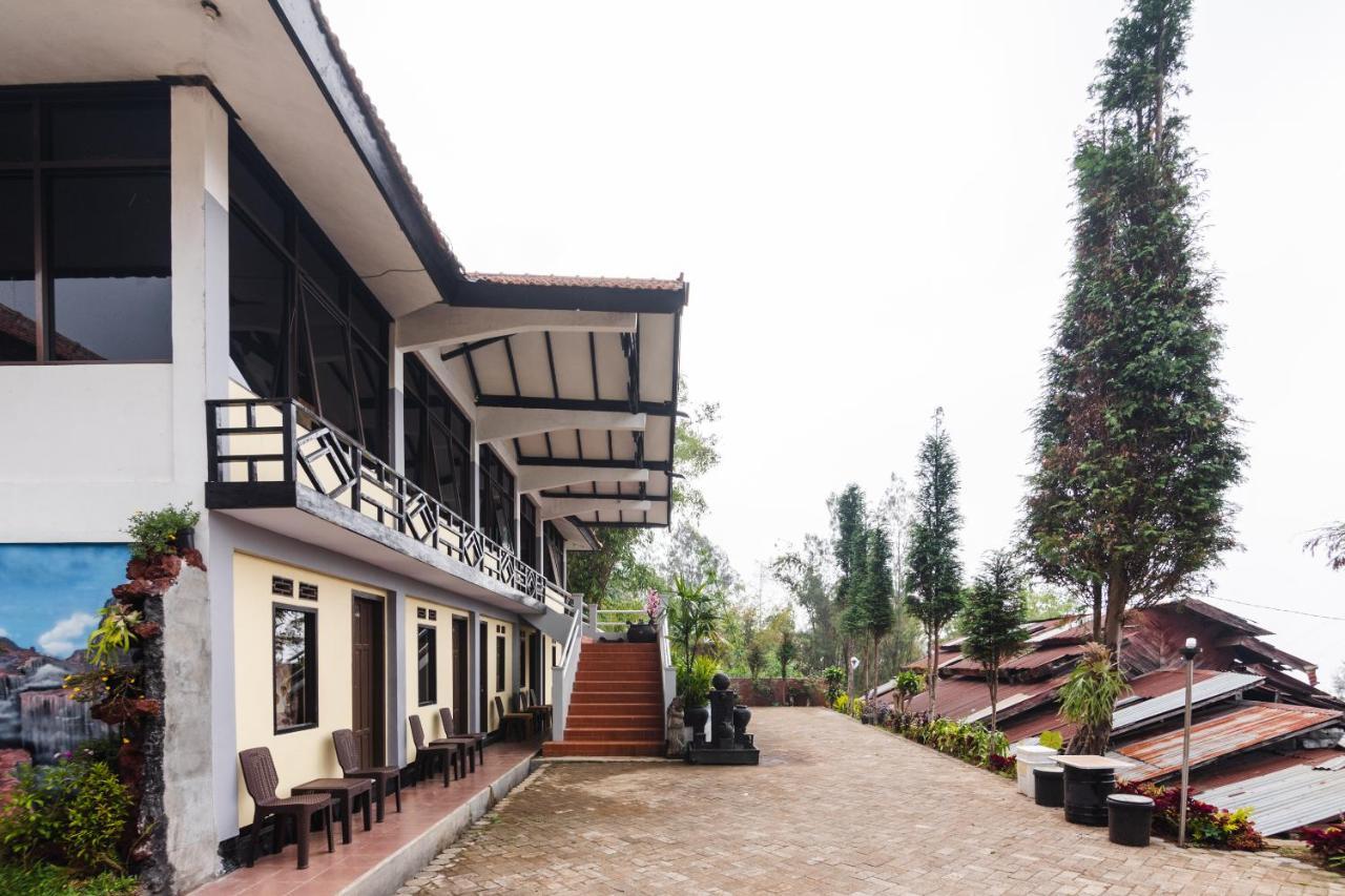 Oyo 1852 Intan Bromo Homestay Pasuruan Εξωτερικό φωτογραφία