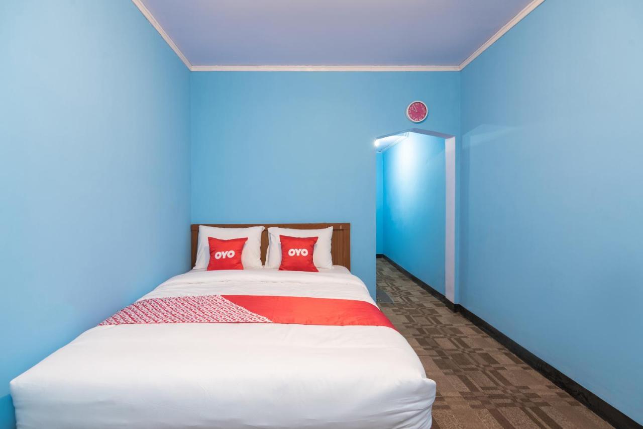 Oyo 1852 Intan Bromo Homestay Pasuruan Εξωτερικό φωτογραφία